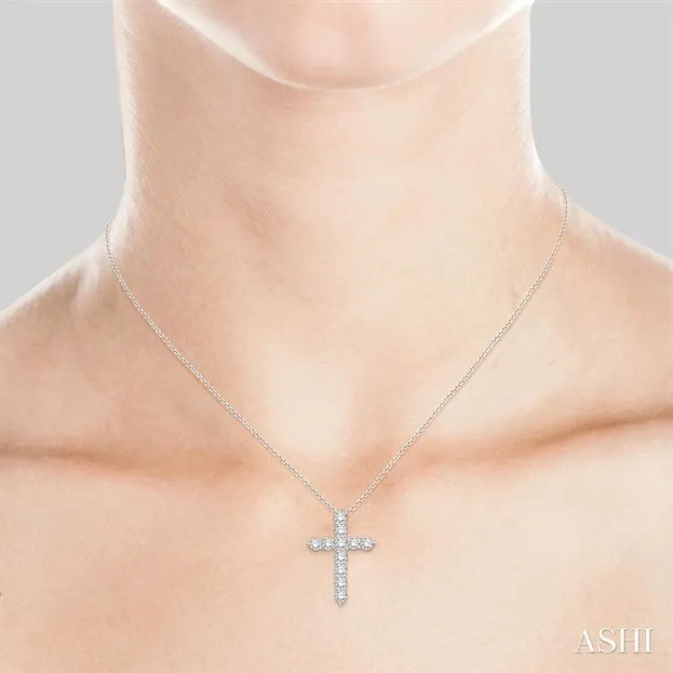 2 Ctw Round Cut Diamond Cross Pendant in 14K White Gold with Chain